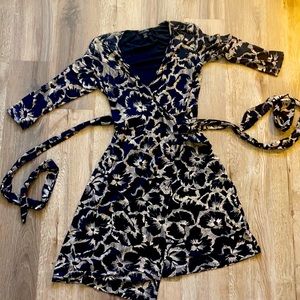 Banana republic floral black XS wrap dress